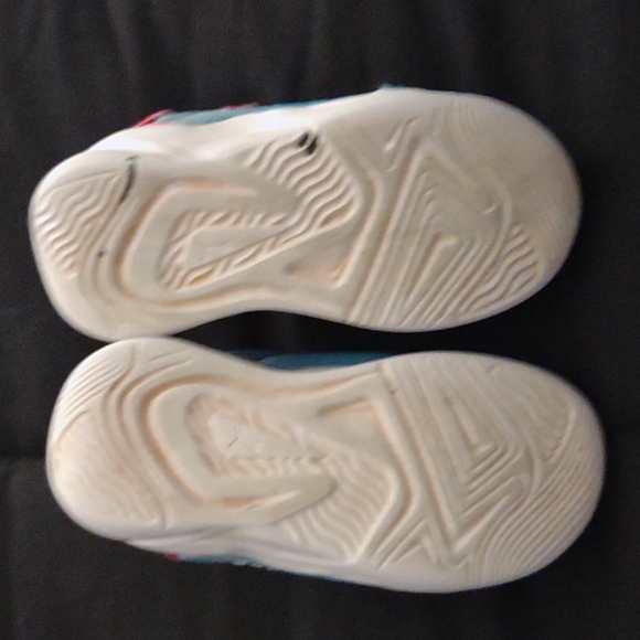 Pumas Girls Toddler Size 6 - Picture 5 of 5